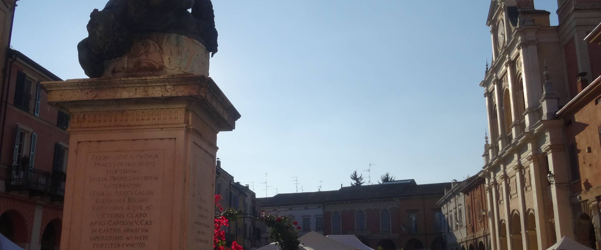 Monumento a Ferdinando Gonzaga a Guastalla foto di Pincez79